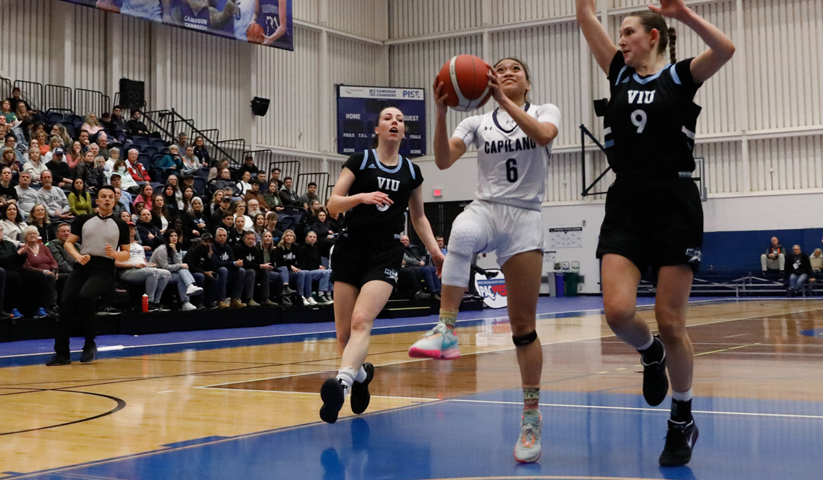 Kirsten Abo drives to the hoop in Saturday's PACWEST Final versus VIU. (Athena Pimental photo)